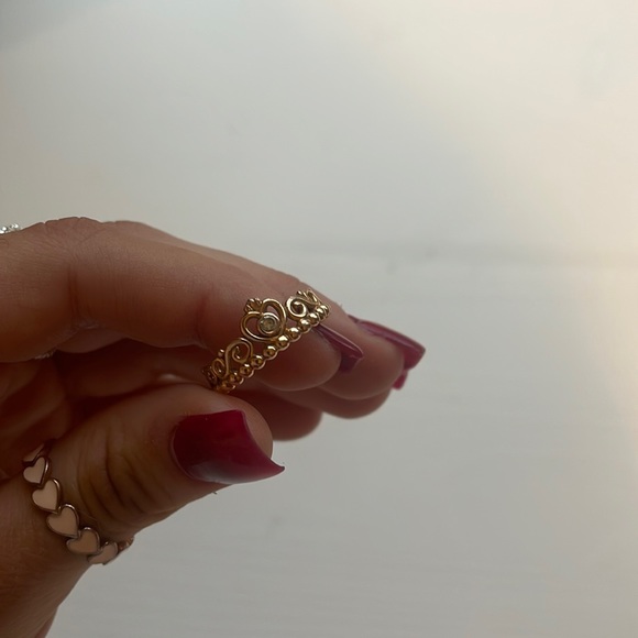 pandora princess ring! (rose gold, really good condition) - Picture 2 of 2
